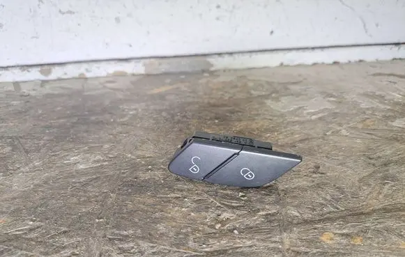 Mercedes-Benz ML W164 Central locking switch button A2518201010 03078060