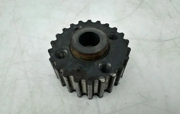 Volkswagen Golf VII Crankshaft pulley 04L105263C