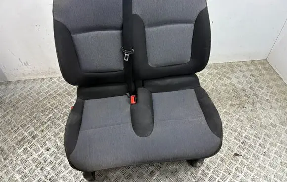 Opel Vivaro Rear seat 
