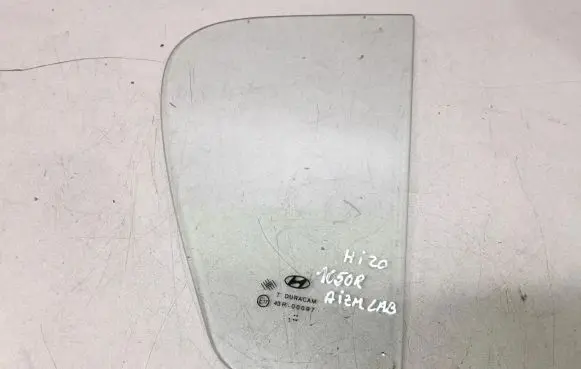 Hyundai i20 (PB PBT) Rear vent window glass 43R00097