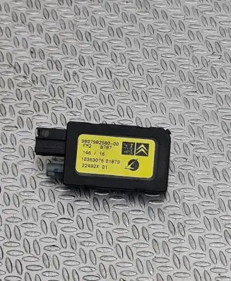 Citroen C4 Grand Picasso Aerial antenna amplifier 9807982580 1036307601 22492X