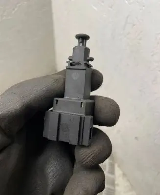 Volkswagen Golf IV Brake pedal sensor switch