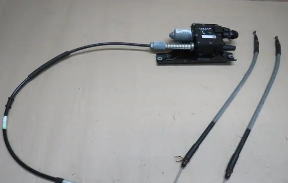 Opel Insignia A Hand brake/parking brake motor A2C32281100 2493637