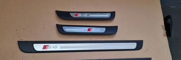 Foot area side trim