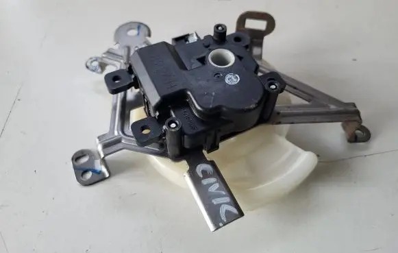 Honda Civic X A/C air flow flap actuator/motor C8226H