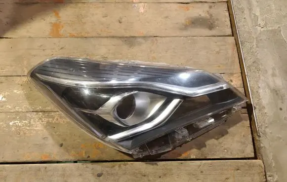Toyota Yaris Headlight lense 