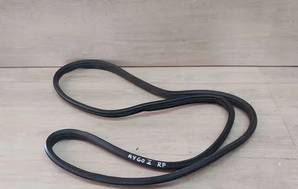 Toyota Aygo AB40 Rubber seal sliding door (on door) AYGOIIUSZCZELKARP