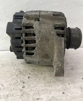 Hyundai i30 Generator/alternator 373002A600 TG12C090 2607316E
