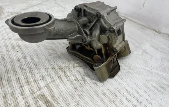 BMW 7 F01 F02 F03 F04 Oil pump 7612772