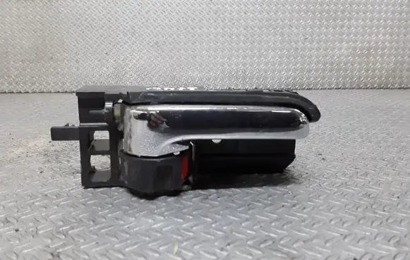 Toyota Corolla Verso E121 Front door interior handle