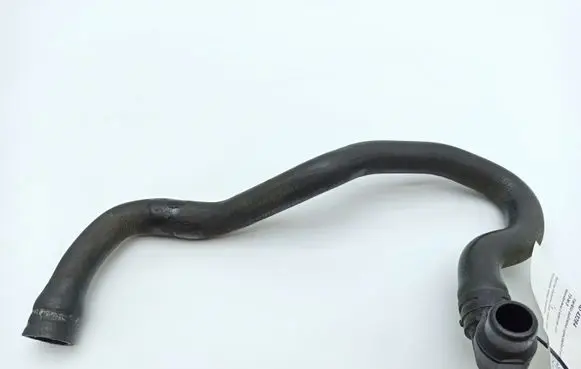 Mercedes-Benz C W203 Engine coolant pipe/hose 2098300096