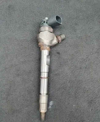 Audi A4 S4 B9 Fuel injector 04L130277AE
