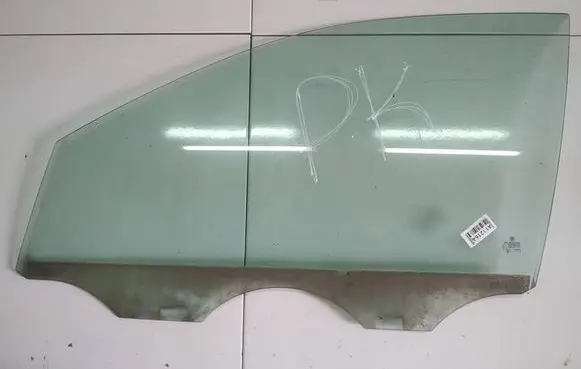 Volkswagen Polo IV 9N3 Front door window glass four-door AS2