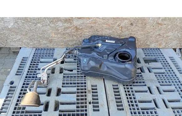 Volvo V50 Fuel tank 3M519K007VD