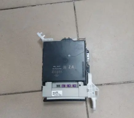 Toyota Corolla E210 E21 Comfort/convenience module 8922102830 8273002P80A 63589313