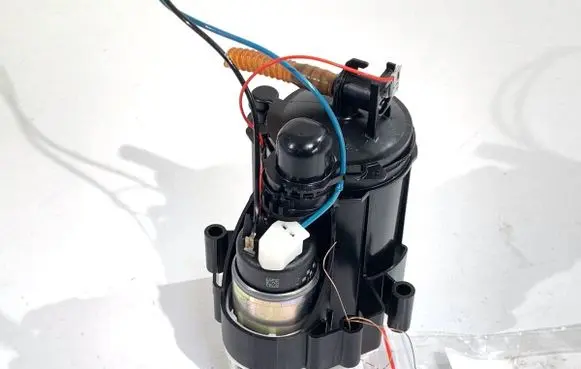 Opel Astra J In-tank fuel pump 
