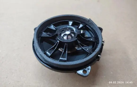 Land Rover Range Rover Sport L320 Panel speaker 