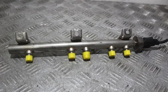 BMW 1 E81 E87 Fuel main line pipe