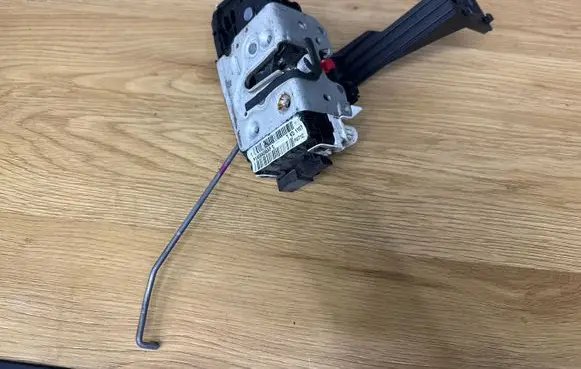 Dodge Caliber Front door lock P04589096AF