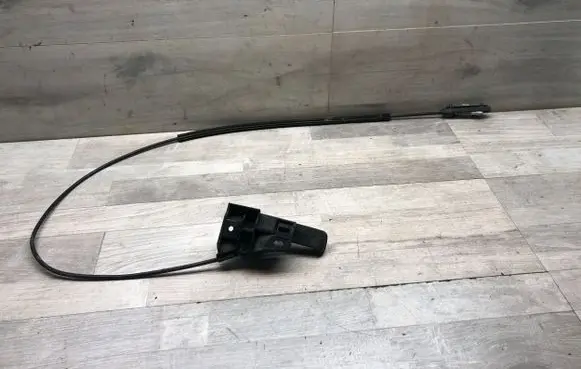 Volkswagen PASSAT B6 Engine bonnet (hood) release handle 1K1823633