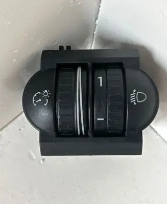 Volkswagen Jetta VI Headlight level height control switch 5C6941333A