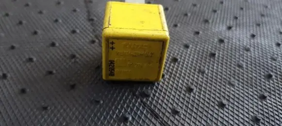 Opel Combo C Other relay 90226846 V23134-J52-X369