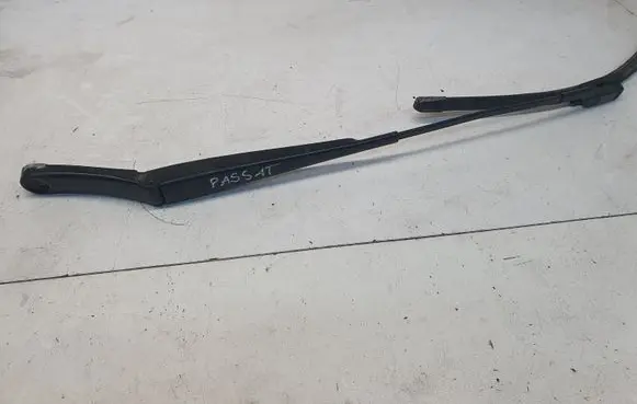 Volkswagen PASSAT B7 Front wiper blade arm 3AB955410