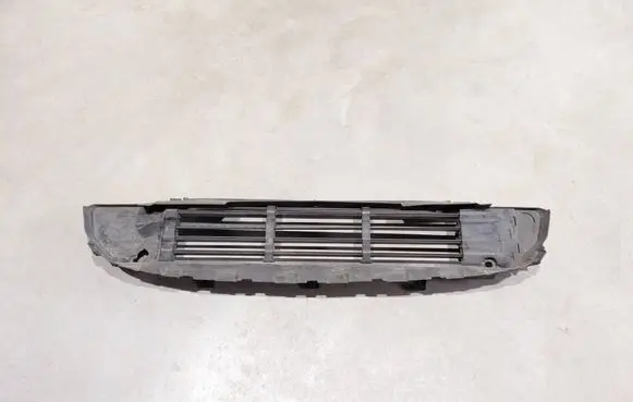 Volvo XC40 Intercooler air channel guide 31455424