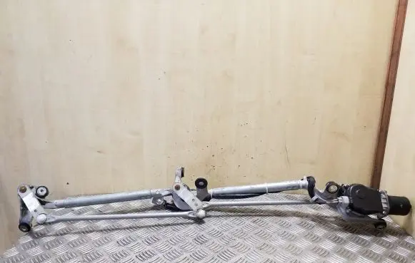 Honda CR-V Front wiper linkage and motor 3514C013