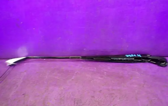 Hyundai Coupe Rear wiper blade arm