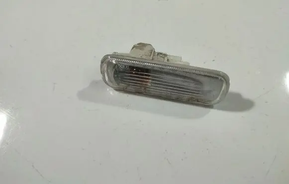 Citroen C4 I Front fender indicator light 