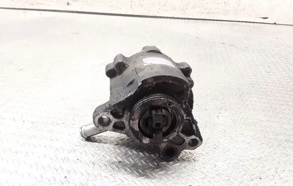 Toyota RAV 4 (XA20) Vacuum pump 2930027020