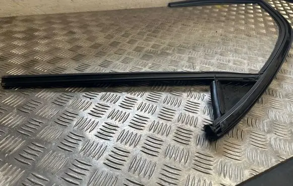 Volvo XC90 Rear door trim (molding)