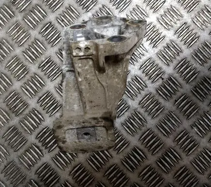 Land Rover Range Rover L405 Engine mounting bracket AH226061BA