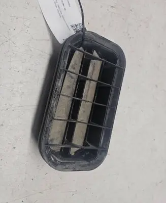 Seat Alhambra (Mk1) Quarter panel pressure vent A019K51AA
