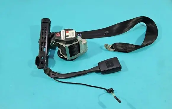 Skoda Octavia Mk2 (1Z) Front seatbelt 1Z0857701A IMPRK1554896