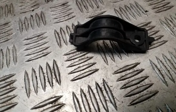 Hyundai Tucson JM Radiator mount bracket ETI33KF2
