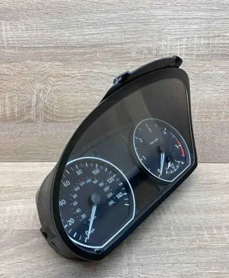 BMW 1 E81 E87 Speedometer (instrument cluster) 6983532 1024982