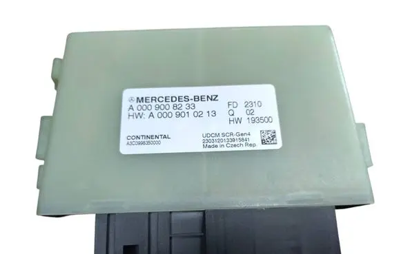 Mercedes-Benz E W213 Reducing agents exhaust control unit A0009008233 A3C0998350000 A0009010213