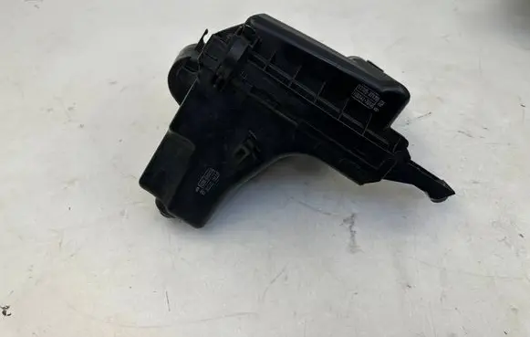 Toyota RAV 4 (XA40) Air filter box cover 1770537120