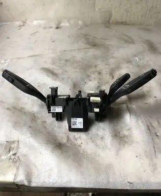 Audi Q3 8U Indicator stalk 8x0953501s