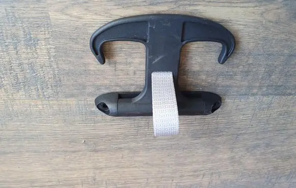 Skoda Octavia Mk2 (1Z) Tie down hook / loop 6Y5867615DB41