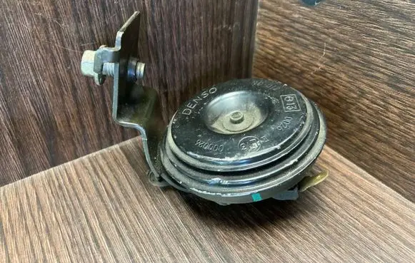 Ford Focus Horn signal 0721008730 96BB13832AB
