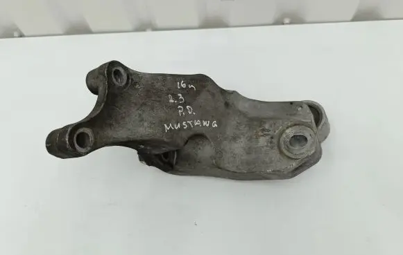 Ford Mustang VI Engine mounting bracket X05302A