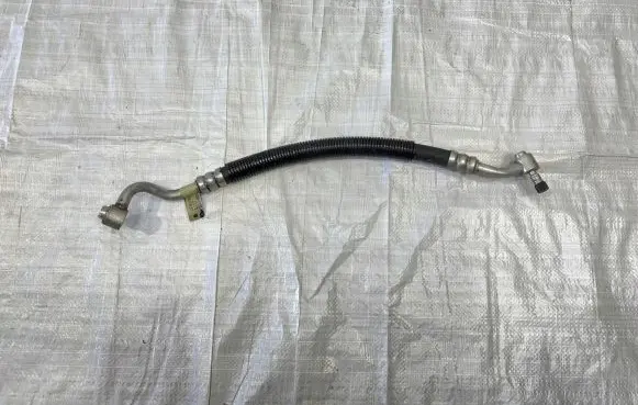 Jeep Grand Cherokee Air conditioning (A/C) pipe/hose 68161176AA