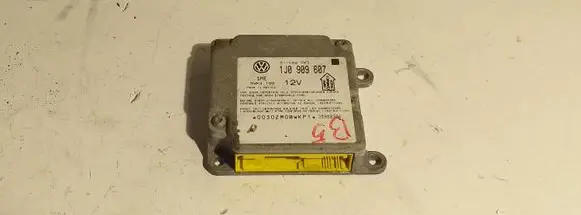 Volkswagen PASSAT B5 Airbag control unit/module 1J0909607