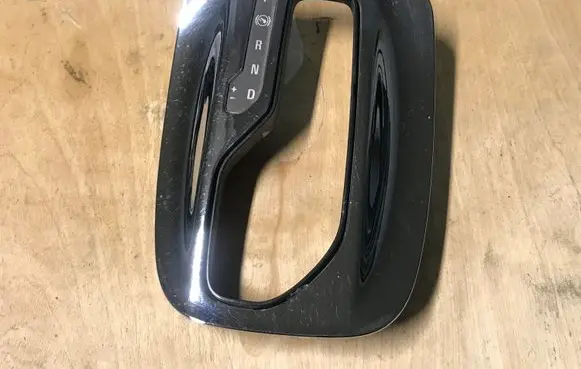 Opel Insignia A Gear shifter surround trim plastic 13252053