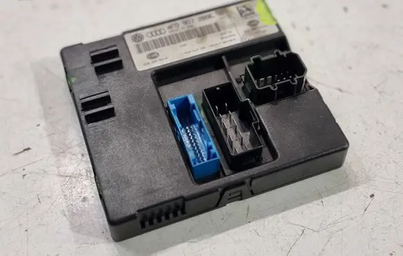 Audi A6 S6 C6 4F Comfort/convenience module 4F0907289E