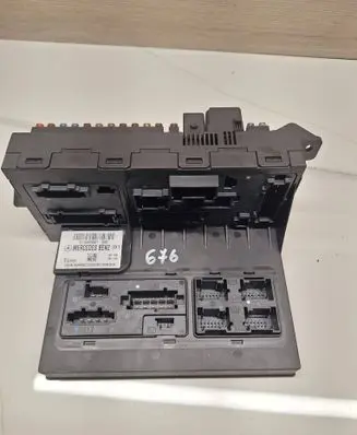 Mercedes-Benz E W211 Fuse module 2115453001