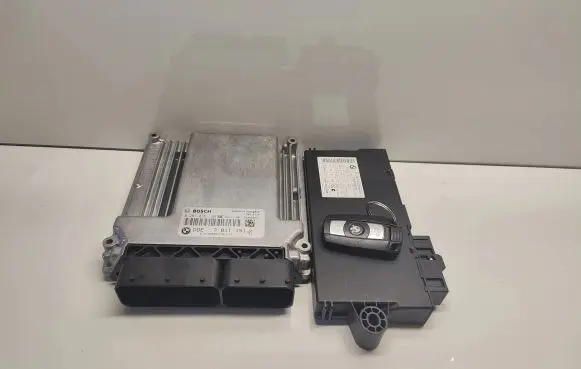 BMW 3 E90 E91 Engine ECU kit and lock set 2083162073 6135914722601 0281015130
